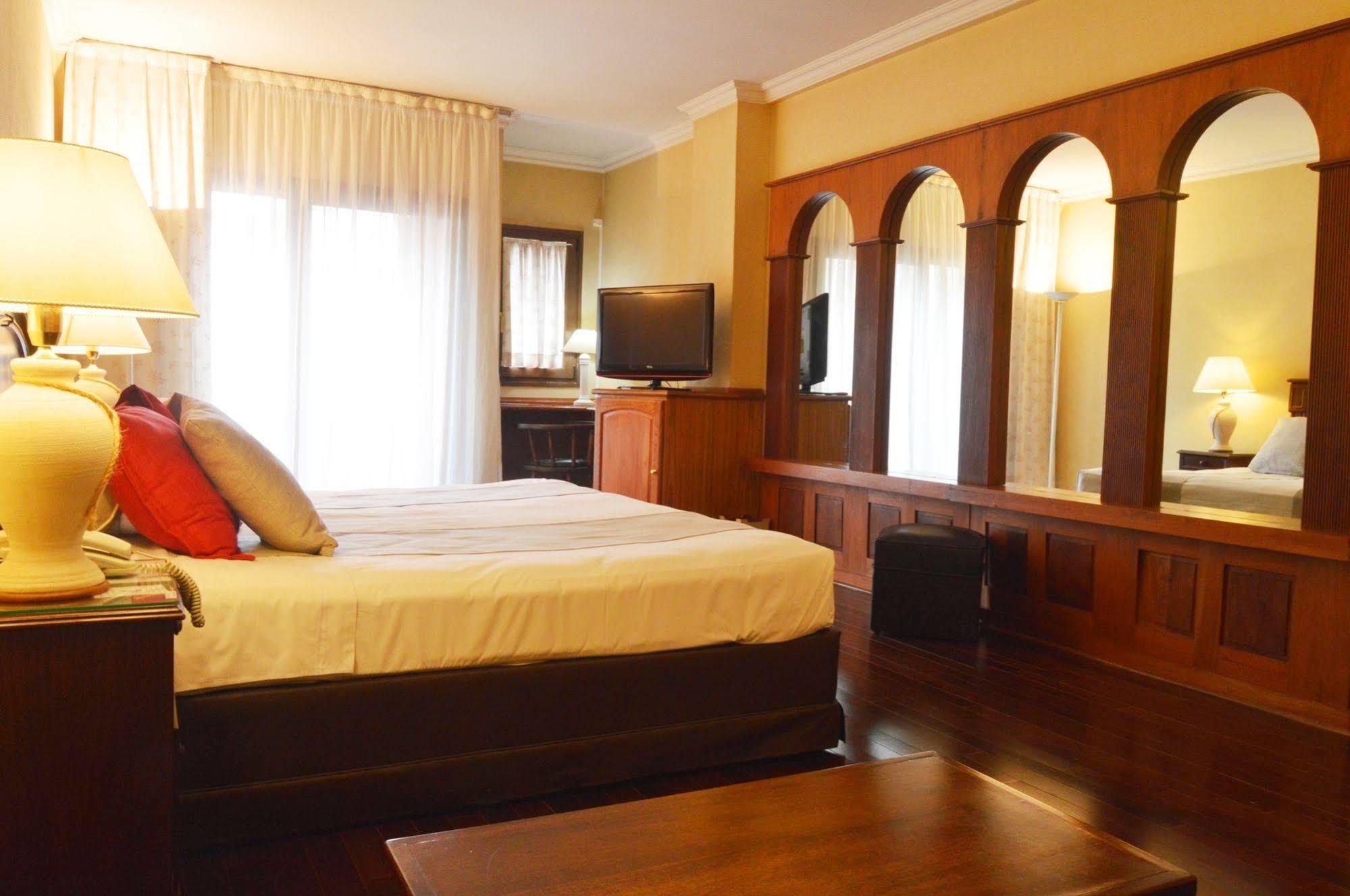 Hotel Posta Carretas บัวโนสไอเรส ภายนอก รูปภาพ